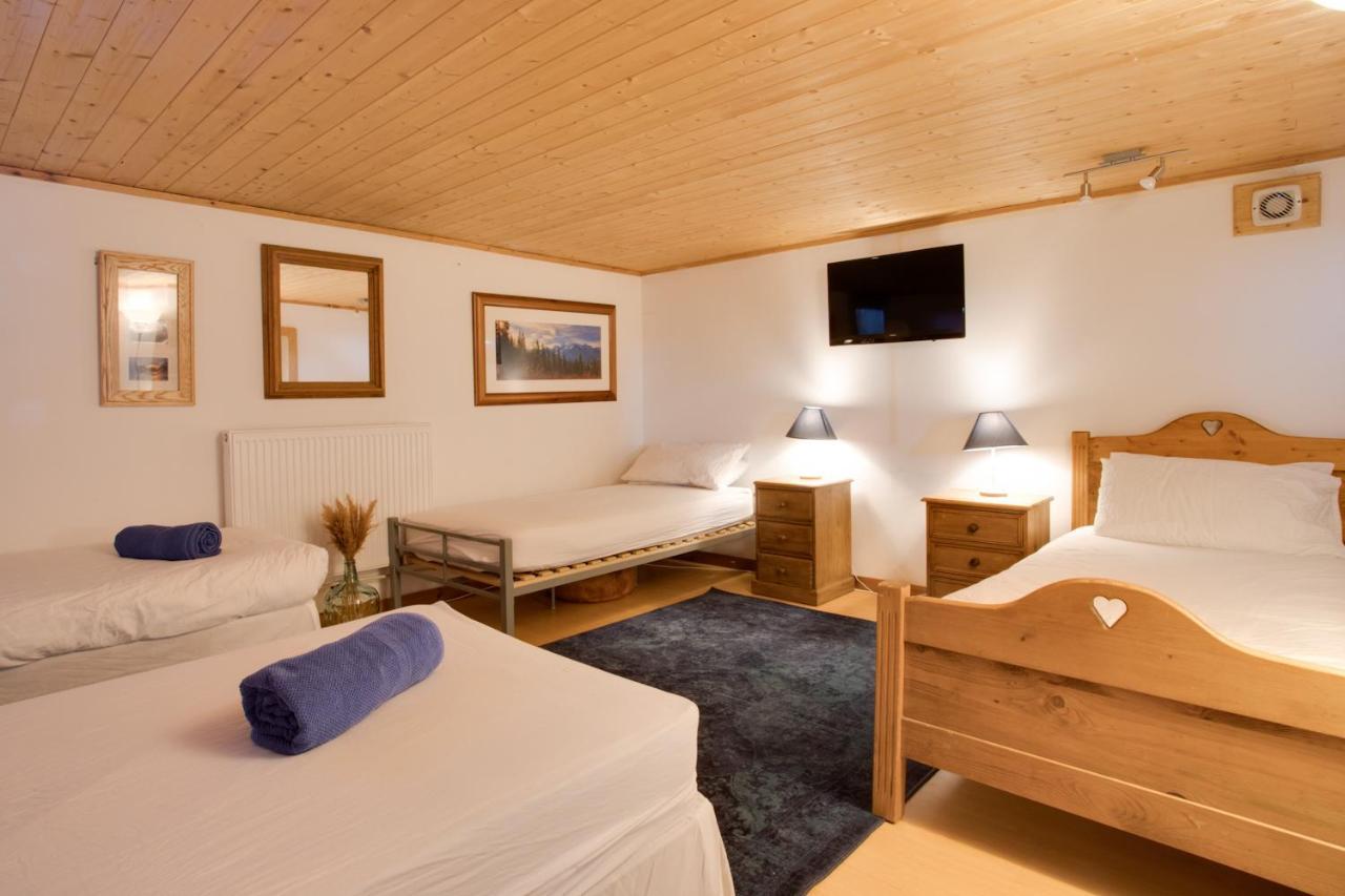 Chamonix Large Chalet, Sleeps 12, 200M2, 5 Bedroom, 4 Bathroom, Garden, Jacuzzi, Sauna Exterior photo